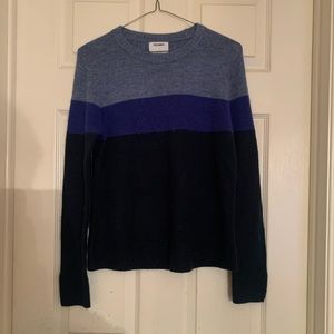 Medium blue crew neck old navy sweater